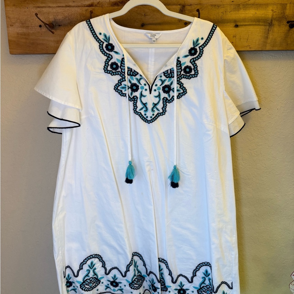 Crown & Ivy dress